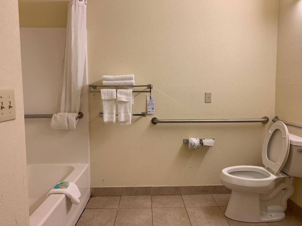 Rincon Inn And Suites Екстериор снимка